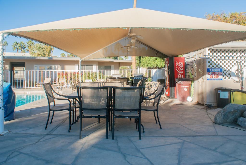 Tuscany Manor Palm Springs Extérieur photo