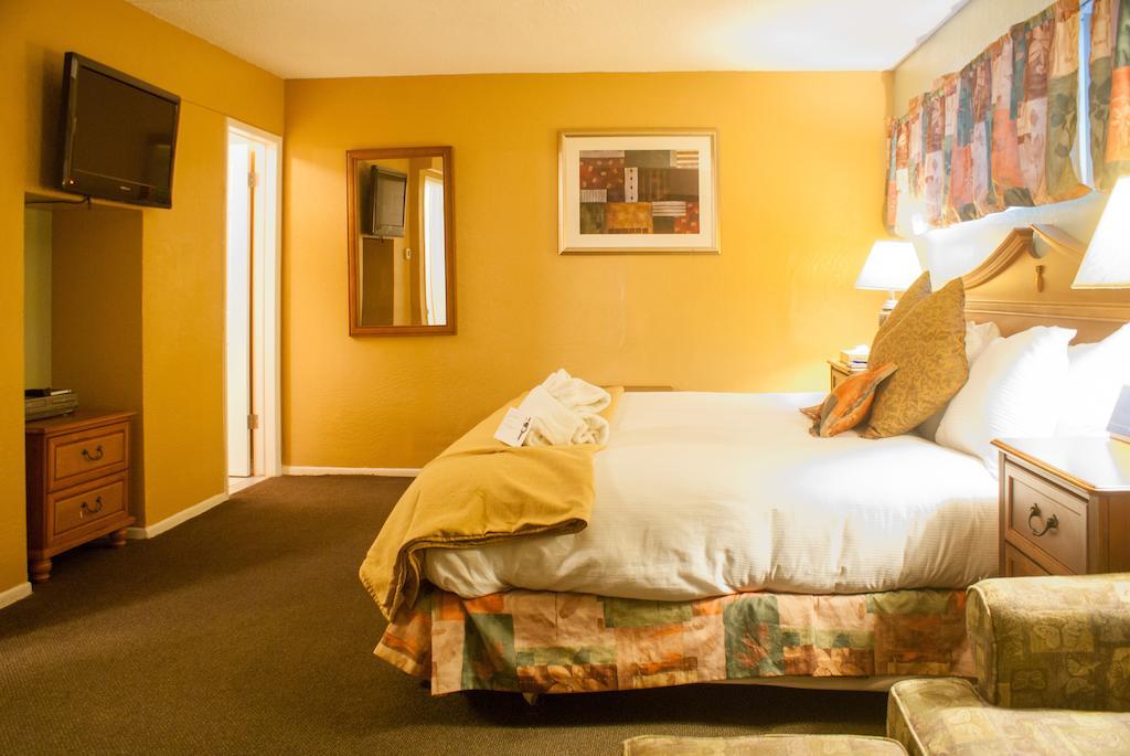 Tuscany Manor Palm Springs Extérieur photo