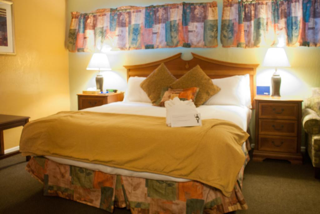 Tuscany Manor Palm Springs Extérieur photo