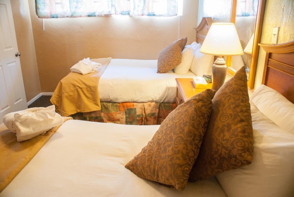 Tuscany Manor Palm Springs Extérieur photo