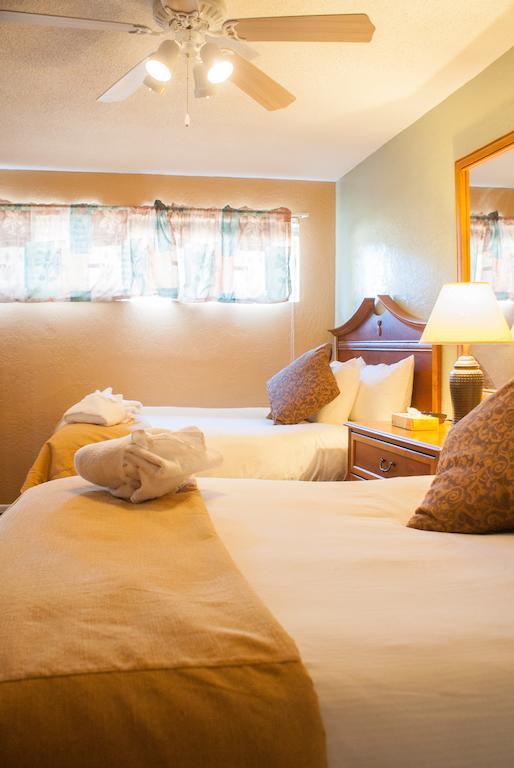 Tuscany Manor Palm Springs Extérieur photo
