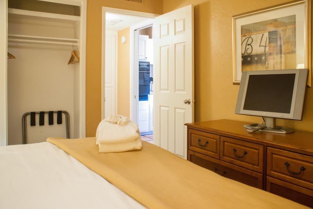 Tuscany Manor Palm Springs Extérieur photo