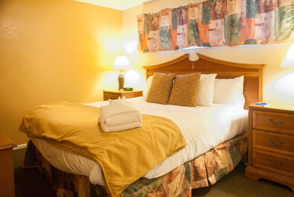 Tuscany Manor Palm Springs Extérieur photo
