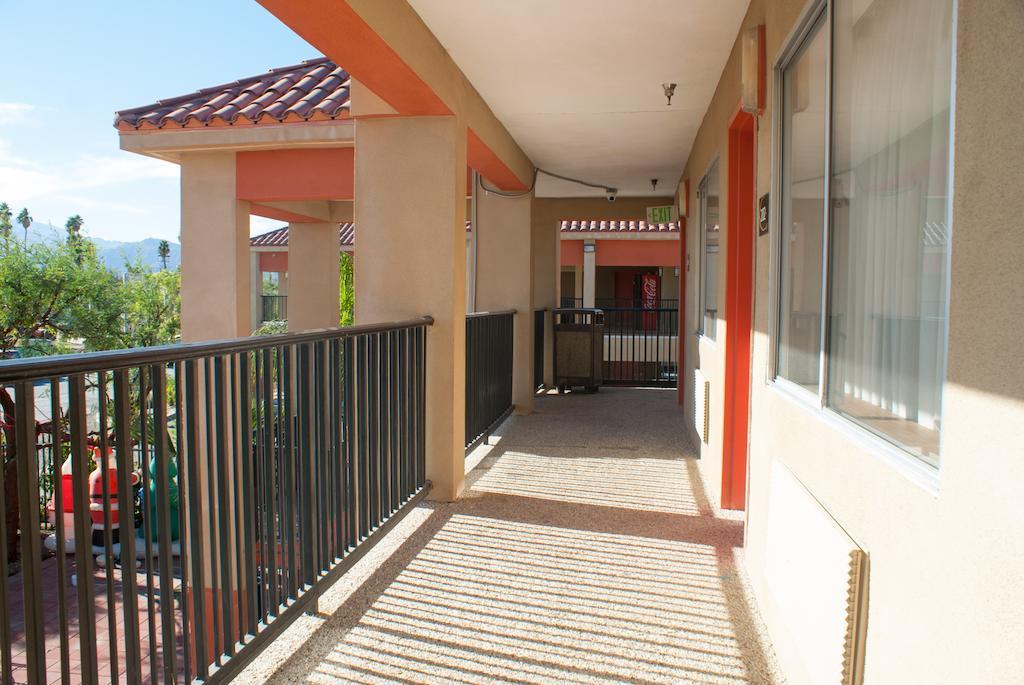 Tuscany Manor Palm Springs Extérieur photo