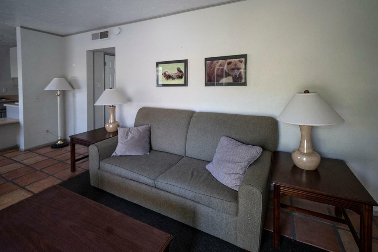 Tuscany Manor Palm Springs Extérieur photo