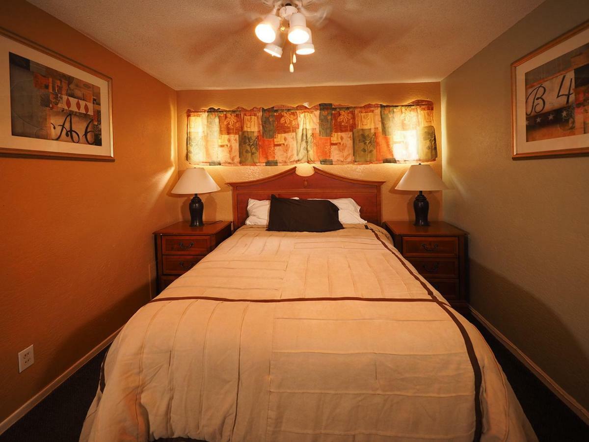 Tuscany Manor Palm Springs Extérieur photo