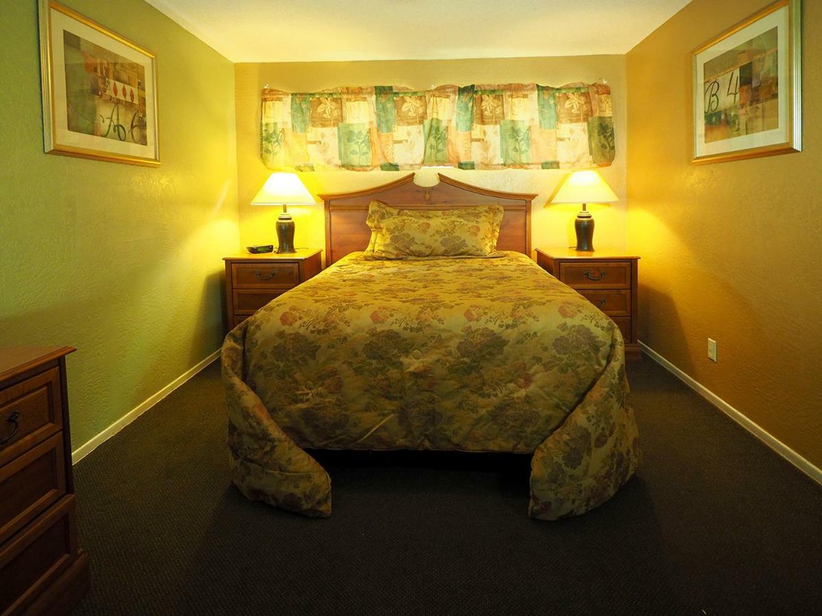 Tuscany Manor Palm Springs Extérieur photo